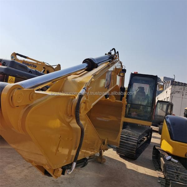 Affordable Used Caterpillar 320d2GC Excavator 20800 KG Operating Weight in Stoc