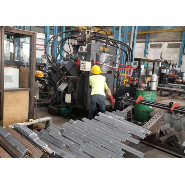 Auto Feeding Punching Machine CNC Angle Bar Processing Machine For Power Transmission Tower