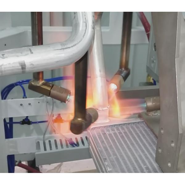 A máquina de soldadura automática da chama da plataforma giratória para o cobre parte o tato 10s/pc da produção