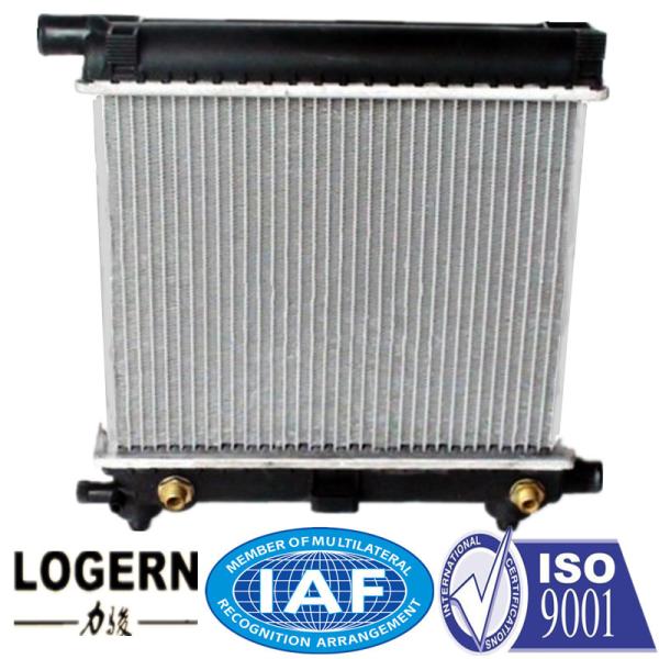 AT Transmission 1982mercedes 190 Radiator , Replacement Aluminum Radiator Sealed