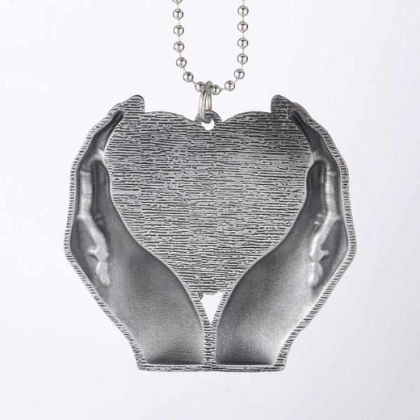 Creative Christmas Ornament Heart In Hands Sublimation Car Charm Pendants Blanks For Heat Press