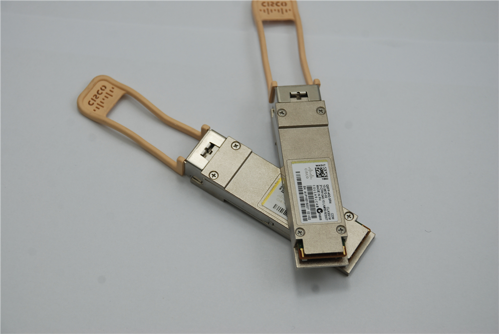 Приемопередатчик QSFP-40G-SR4 40GBASE-SR4 QSFP+ 850nm 150m MTP MPO для MMF