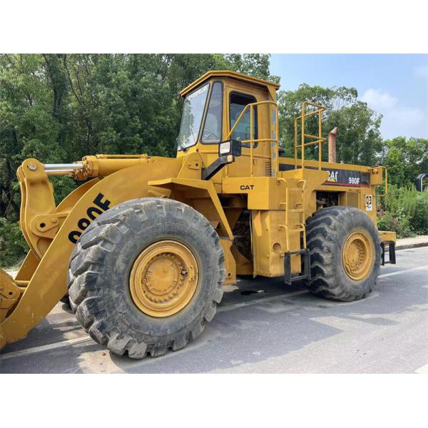 秒針の幼虫の車輪の積込み機はCAT 980Fの積込み機を使用した