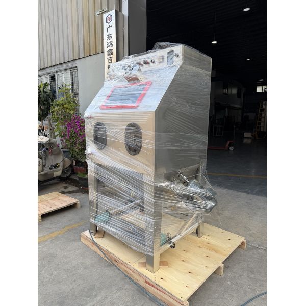 Small Automatic Wet Vapor Blasting Machine For Batch Hardware Parts Processing