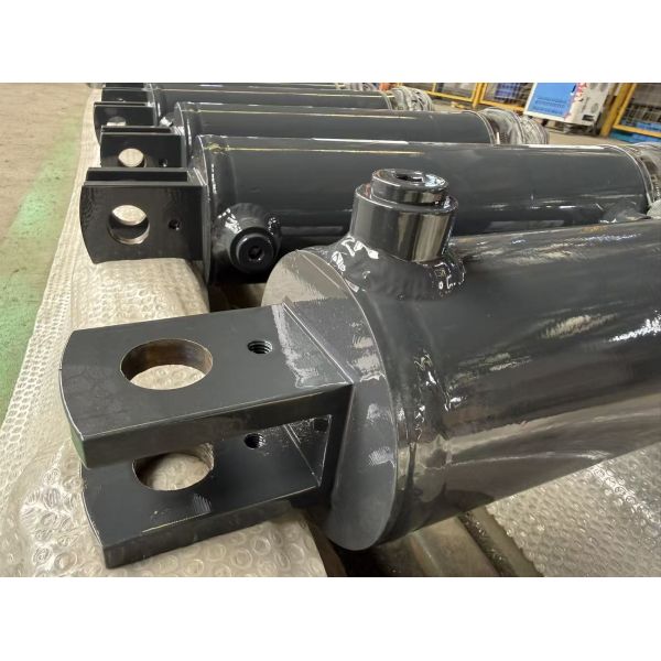 Double Acting Hydraulic Cylinder With Hard Chrome Plated Steel Rods Rod Eyes On Both Ends