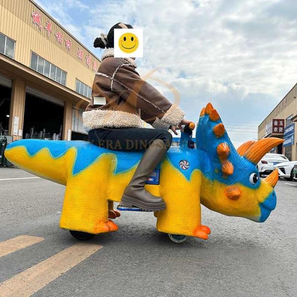 Triceratops Design Electric Dinosaur Ride For Entertainment Centers 100kg Capacity