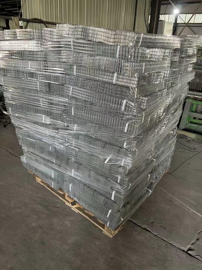 Cost Effective AISI 316L Stainless Steel Welded Wire Mesh with Variable Mesh Specifications for Engineering Isolation