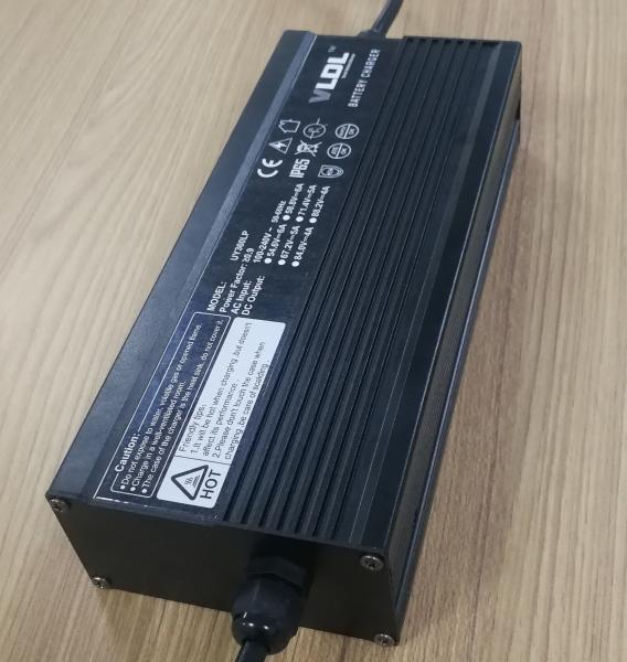 Smart Charging Waterproof Battery Charger 48V 5A Max 50.4V 54.6V 58.4V 58.8V