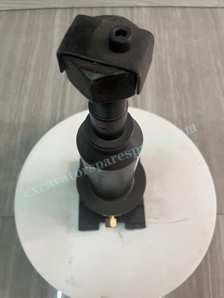 DH60 DX60 Daewoo Doosan 	Excavator Track Adjuster Cylinder