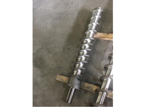 ABS TPU Plastic Extruder Screw Barrel , 38 Crmoal 240-300KG/H Auxiliary Machinery Parts
