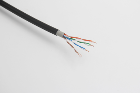 На открытом воздухе оболочка двойника кабеля ethernet захоронения 23AWG 0.56mm сразу