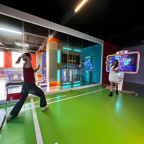 Joueur multijoueur contre chaque travail d'équipe Jeu d'équipe Challenge de cible