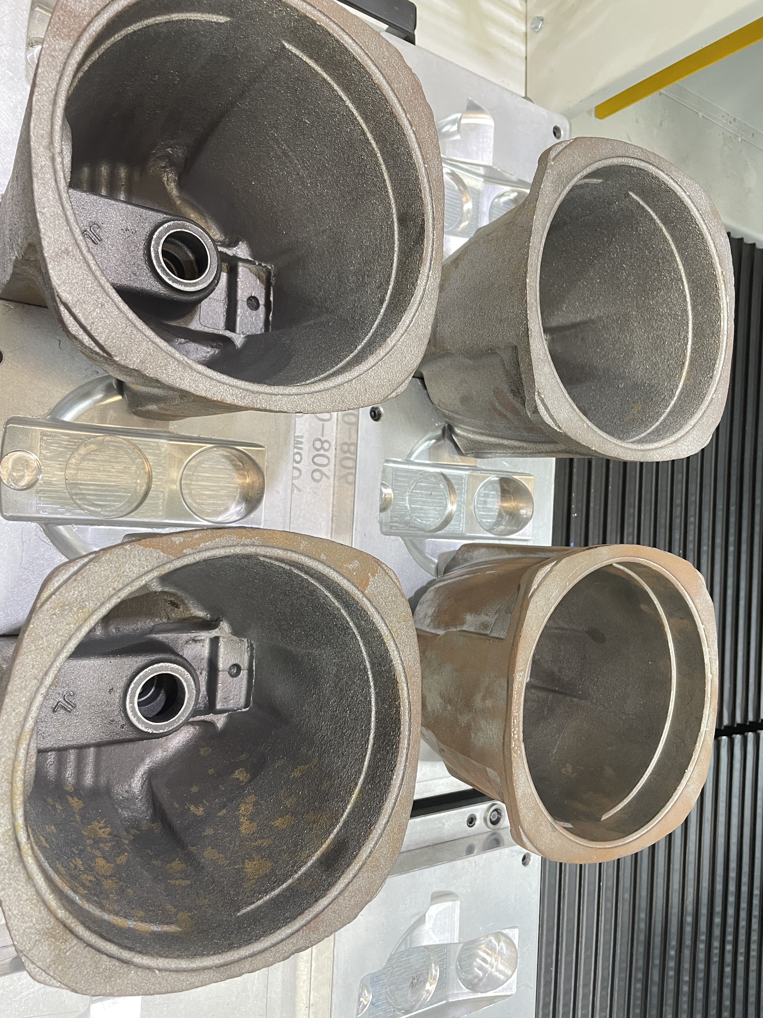 Curved Surface Robotic Buffing Machine For Brass Valves