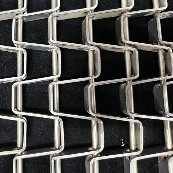 Custom Heat Resistant Continuous Food ss304 Metal 316 stainless steel horseshoe great wall mesh flat wire honeycomb conveyor belt