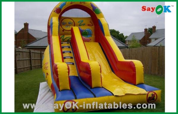 Corrediça inflável do leão-de-chácara de pano amarelo feito sob encomenda Bouncy inflável de Oxford da corrediça para jogar o centro