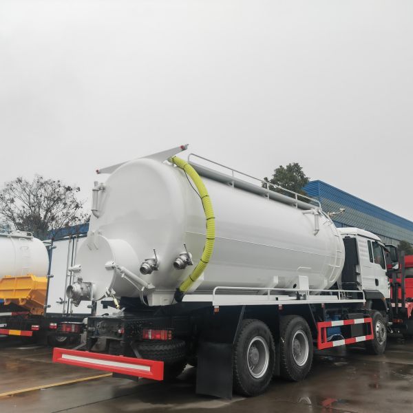 Howo Vacuum Sewer Cleaner Tank Sewage Tanker Camiones Septic Suction Truck