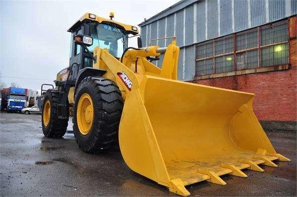 LW300FN Mini Wheel Loader / Energy Saving Front Wheel Loader With 1.5-2.5M³ Bucket