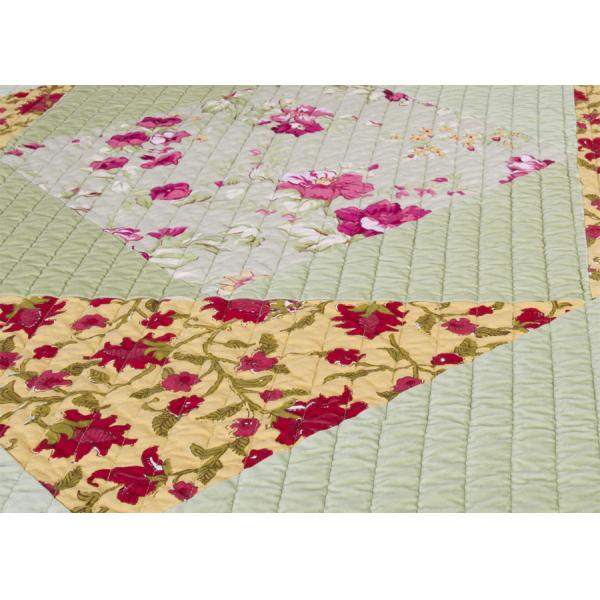 Embroidered Velvet Quilted Bedspread , Straight Lines 3pcs Cotton Quilts And Coverlets