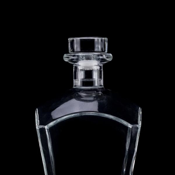 Clear or Customized Super Flint Glass Whiskey Bottle 700ml 750ml with Cork Stopper