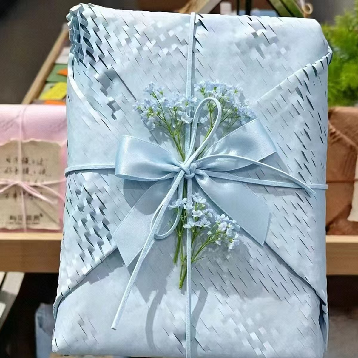 Sky Blue Honeycomb Paper – Soft Light Blue Expandable Wrap for Wedding Favors & Gift Bags