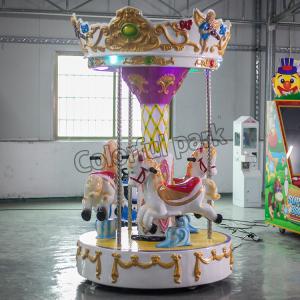 Alegres a fichas de Mini Carousel Horse Rides Backyard das crianças vão em volta