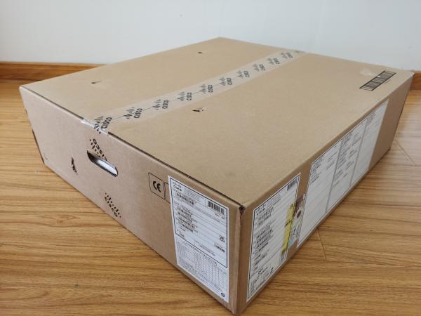 Le commutateur Cisco C9500-48Y4C-A Catalyst 9500 à 48 ports 25G