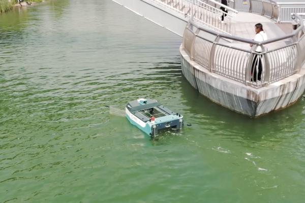 Unmanned Pond Maintenance Boat Intelligent Driverless Water Cleaning Robots 115KG