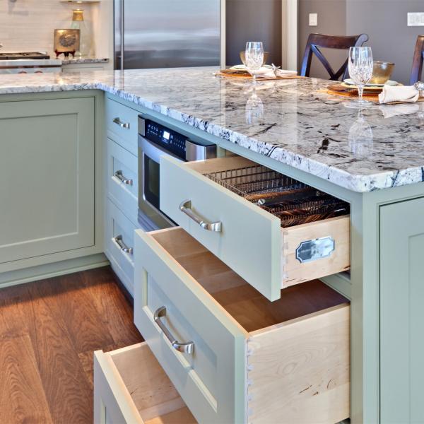 RTA Solid Wood Villa House Furniture White And Green Shaker Style Kitchen Cabinet With Counter Top