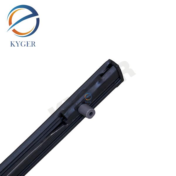 Left hand front door belt to window exterior weatherstrip LR044650 CGE000492 For Land Rover