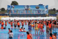 O PLC controla a máquina da associação da onda para o parque exterior da água do divertimento