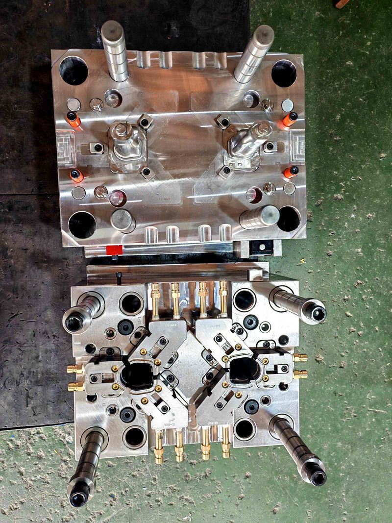 2738/2316 Steel Plastic Injection Mould Precision Injection Molding For Vehicle Mechanical Parts