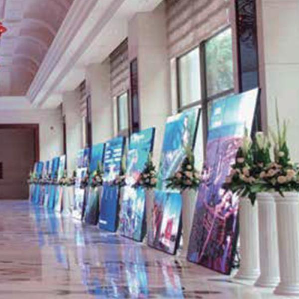 Умный дисплей плаката СИД P1.9, портативная коммерчески толщина экрана 2.5cm СИД