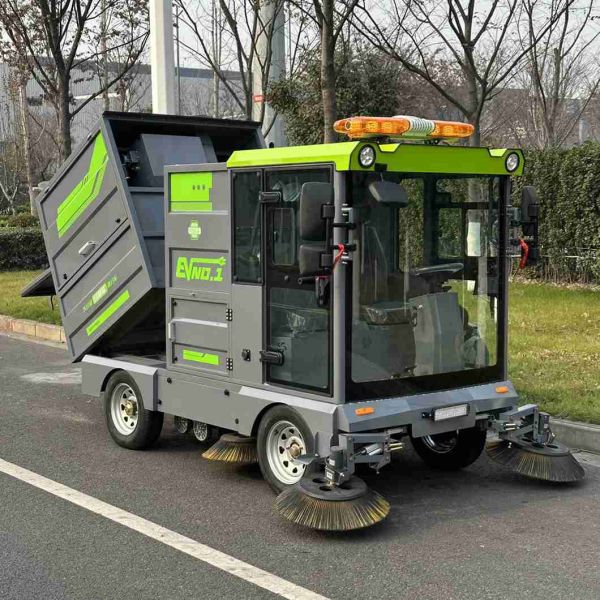 High-Power Dust/Debris Collection for Big Areas 1970mm Wheelbase Industrial Sweeper
