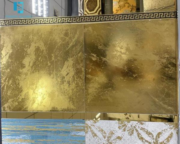 Carrelages purs de luxe de couleur d'or 11mm avec des éléments de sable pour la salle de bains Ktv de villa