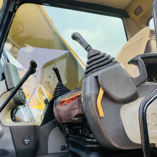 Категория 320d Использованный экскаватор Caterpillar Средний 20t Оригинальный цвет краски