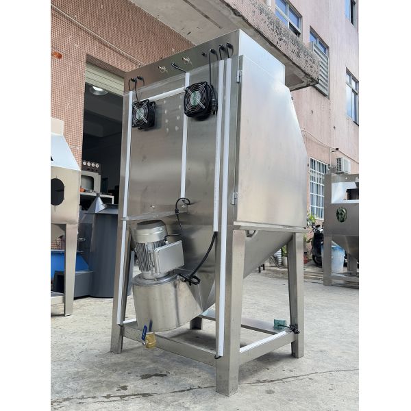 Wet Blasting Cabinet with Water Heating System