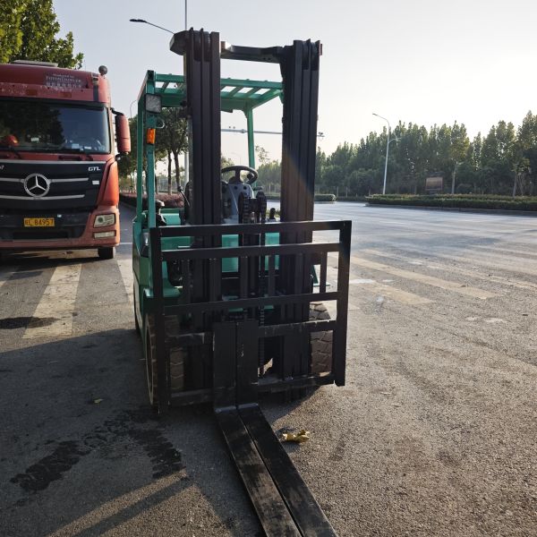 Used Mitsubishi 3-Ton Diesel Forklift with Premium Japanese Engineering