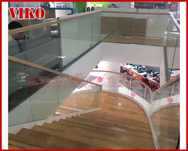 Double Steel Plate Staircase VK16S Stringer Stair,Tread beech ,Railing tempered glass, Handrail b eech Stringer,carbon s