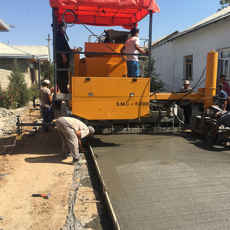 SMC-5000 Three-Track Slipform Paver for Concrete Curbs, Drainage Ditches & Roadside Construction