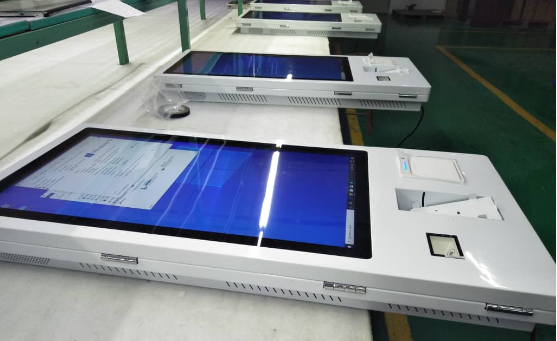 Киоск сенсорного экрана собственной личности держателя i3 i5 i7 стены приказывая с операционной системой Windows 10