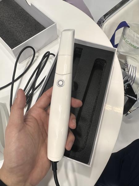 Single Crown Scanning Made Accurate with Dental Intraoral Scanner FPS 15 ≤10μm Accuracy