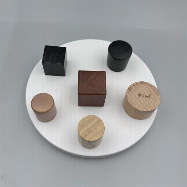 Botella de perfume de 30 ml en embalaje de madera combinación perfecta de estilo y función