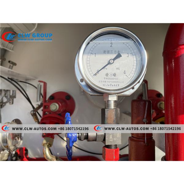 Sinotruk HOWO 4tons Propane Bobtail Truck LPG Dispenser Truck