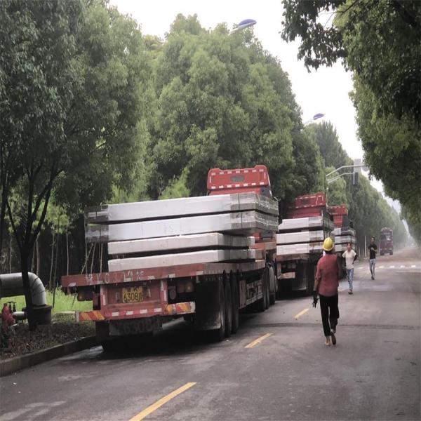 Прозрачный уборщик бассейна Треугольный вакуумный уборщик для семейного бассейна