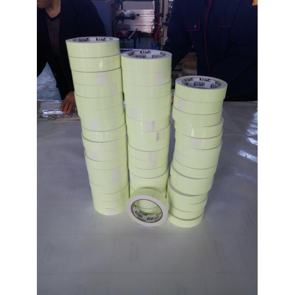 Люминисцентное фосфоресцентное зарево крена ленты винила в темных 2 до 10 часах