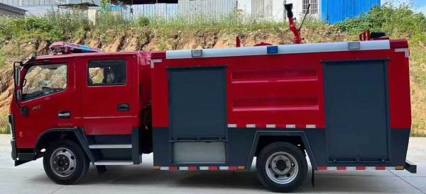 Diesel Engine 6 Wheel Dongfeng 6000kg 6tons Water Tank Fire Truck
