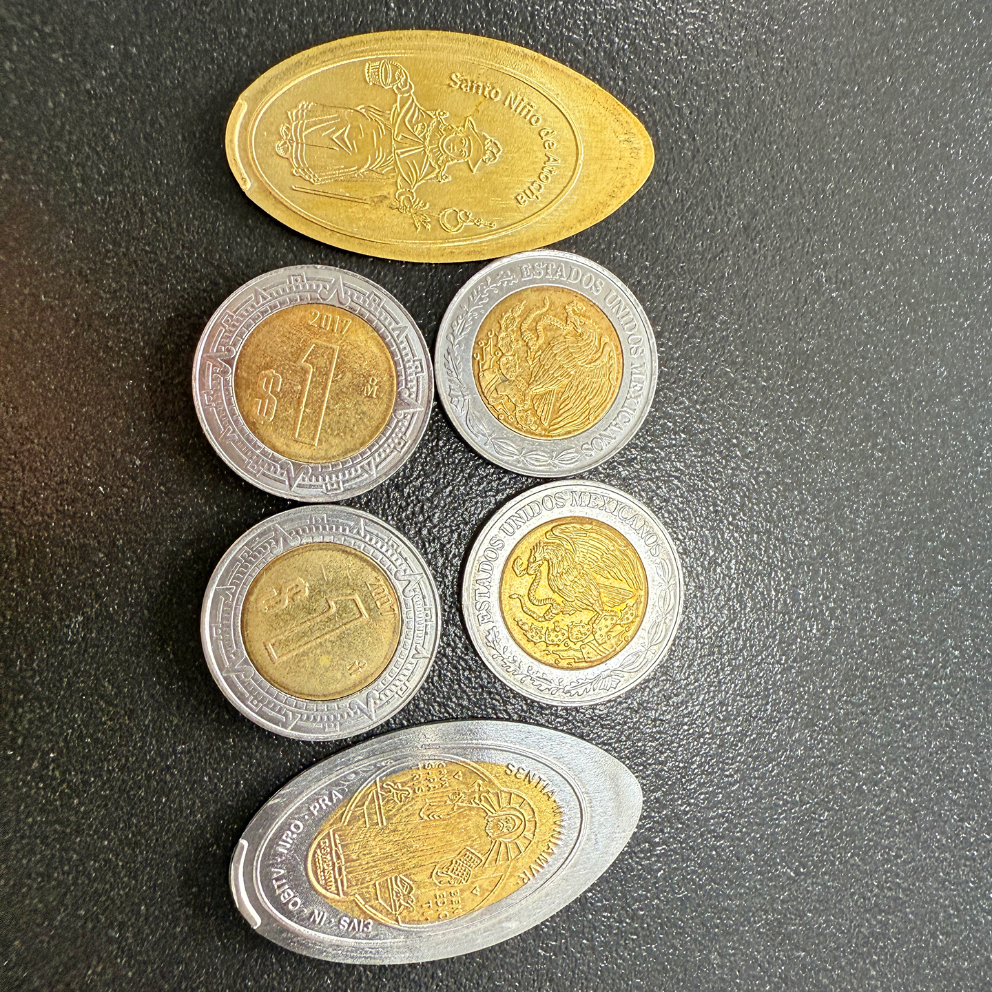 Mechanical No Power Penny Press Machine Manual Hand‑Wheel Souvenir Coin Embossing Stamping Equipment for 1 Mexican Peso Blanks Catholic Sanctuary Museum & Pilgrimage Tourist Spots