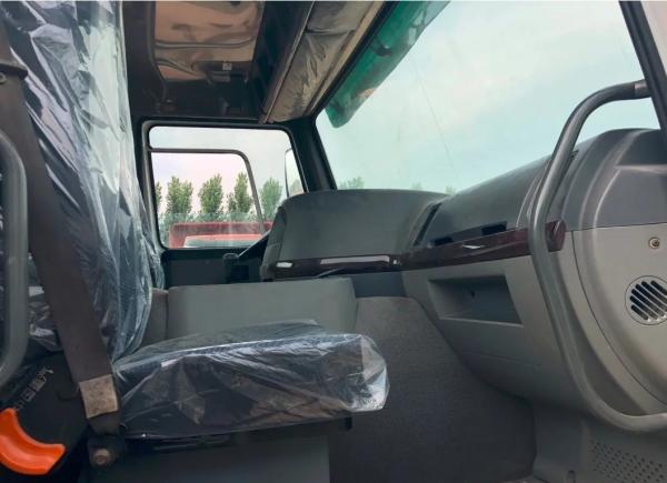Heavy-Duty Shacman Sinotruk How Tractor Truck Tow Truck Head with Engine Capacity ＞8L