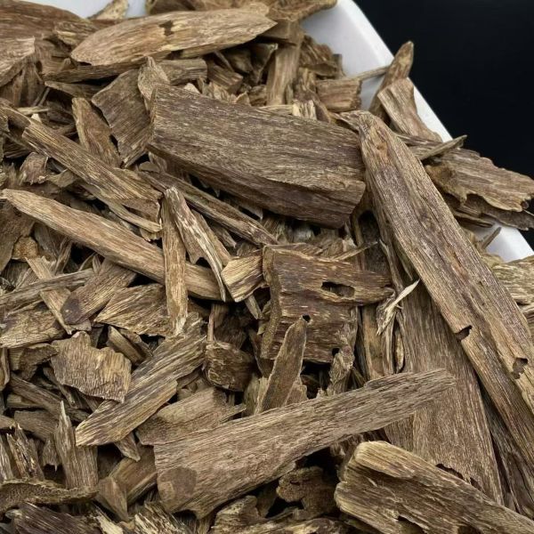 Pure OUD Agarwood resin with deep rich scent suitable for luxury perfume manufacturing and aromatic therapeutic products