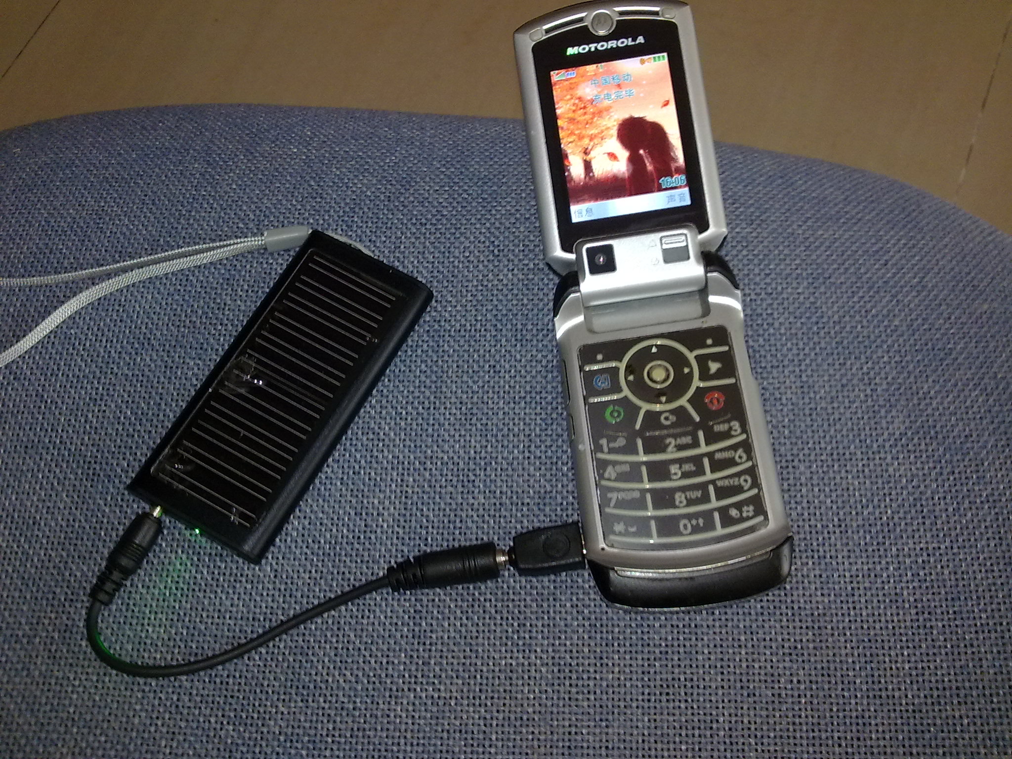 High Quality 800mAH Monocrystalline Silicon Mobile Phone Solar Charger